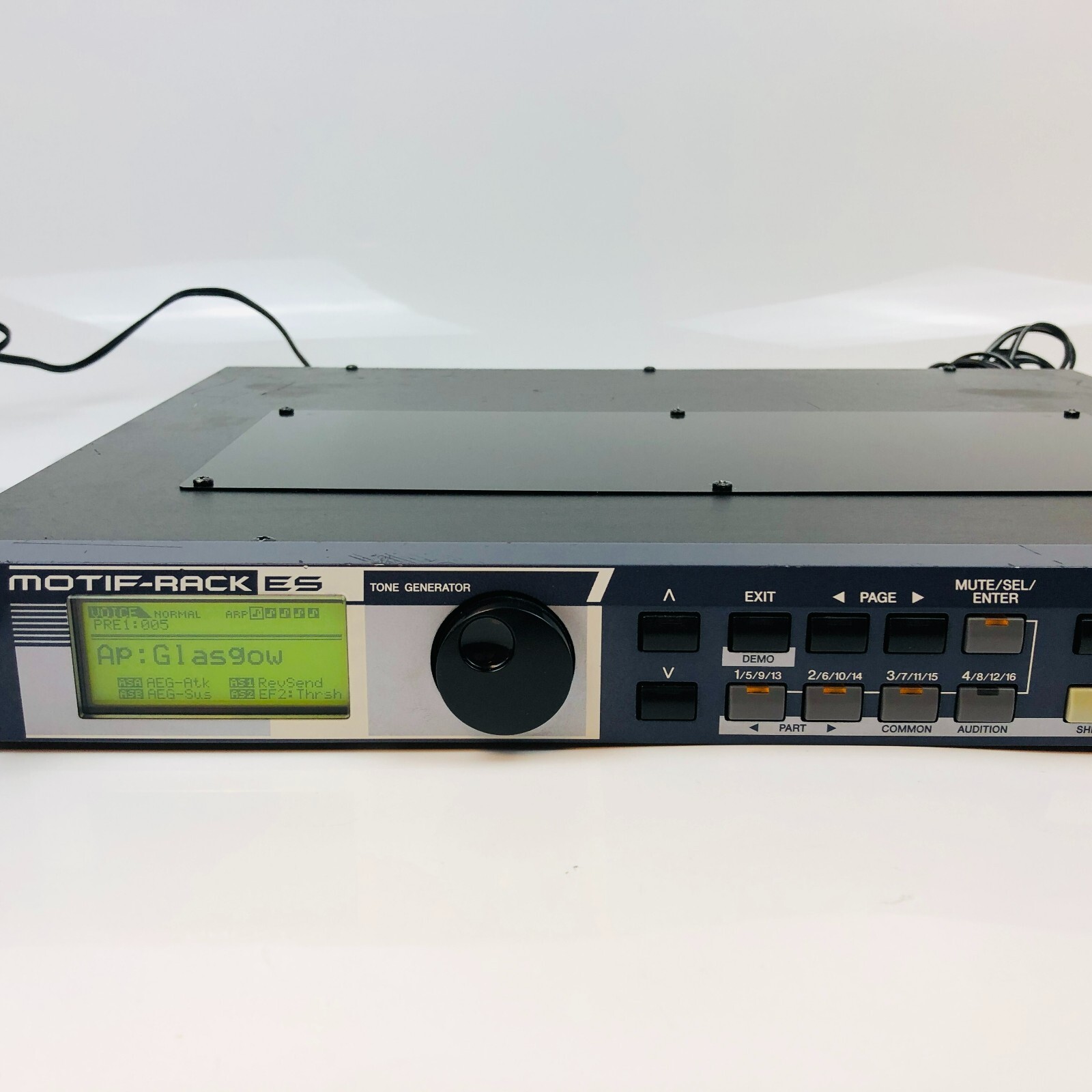 YAMAHA MOTIF-RACK ES Synthesizer Effector Tone Generator YAMAHA MOTIF-RACK ES Synthesizer Effector Tone Generator