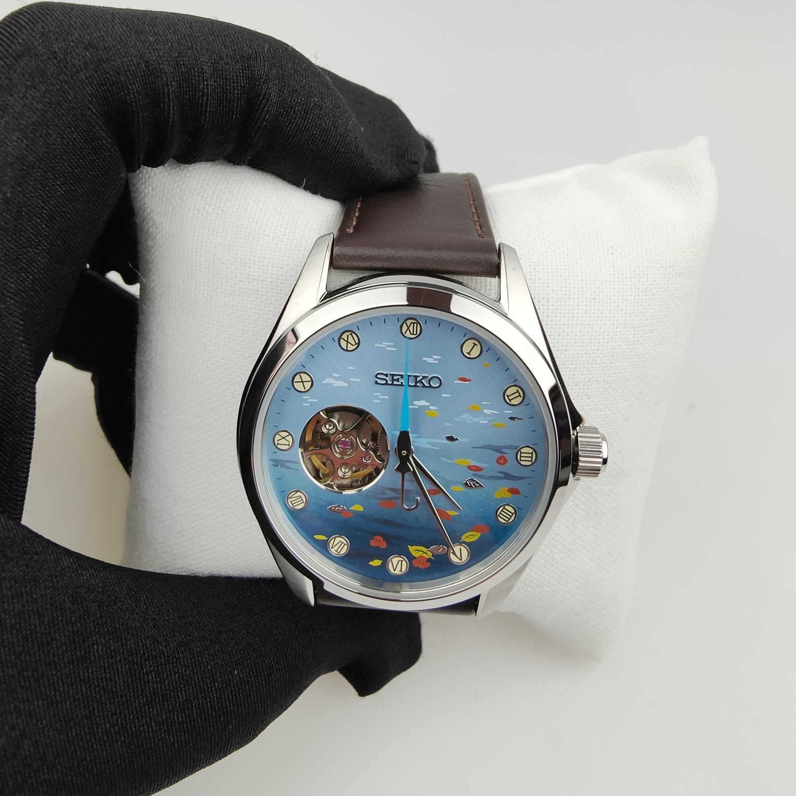 SEIKO ヴァイオレットエヴァーガーデン　メモリアルウォッチ　限定1000本 ヴァイオレット・エヴァーガーデン」こだわりが光る腕時計が登場