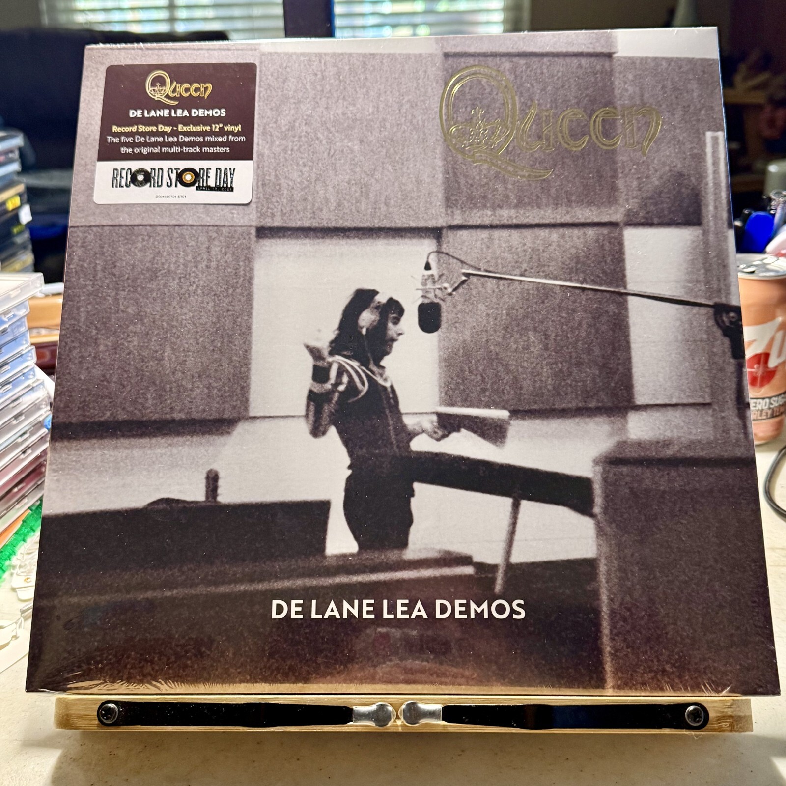 Queen DE LANE LEA DEMOS RSD 2025 クイーン Amazon.com: Queen - De Lane Lea Demos [180g Gold Foil] - 12