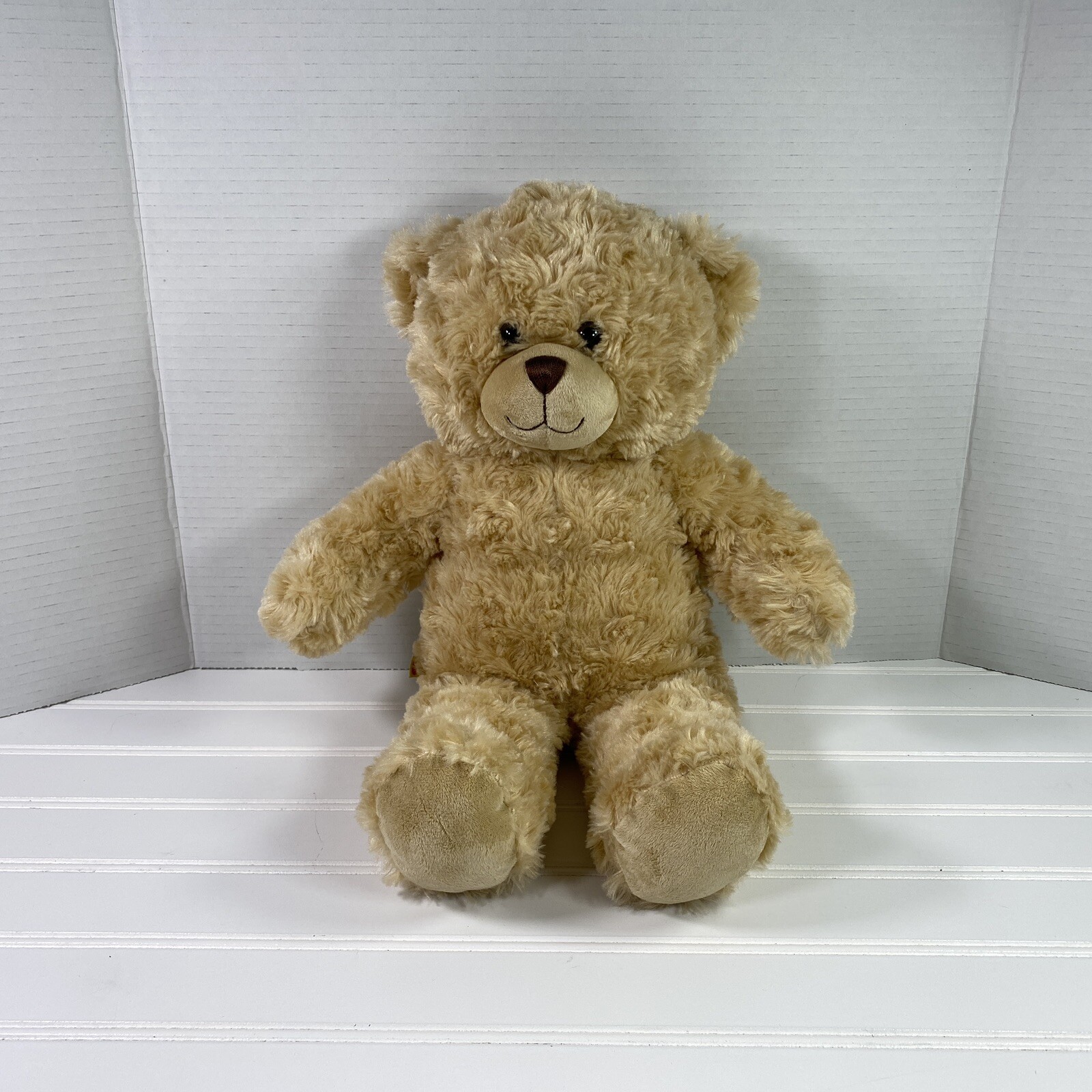 Светящиеся мишки игрушки. Бурый медведь кемеровской области. Мягкая светящаяся игрушка мишка. Светящаяся мягкая игрушка медведь. Светлый медведь.