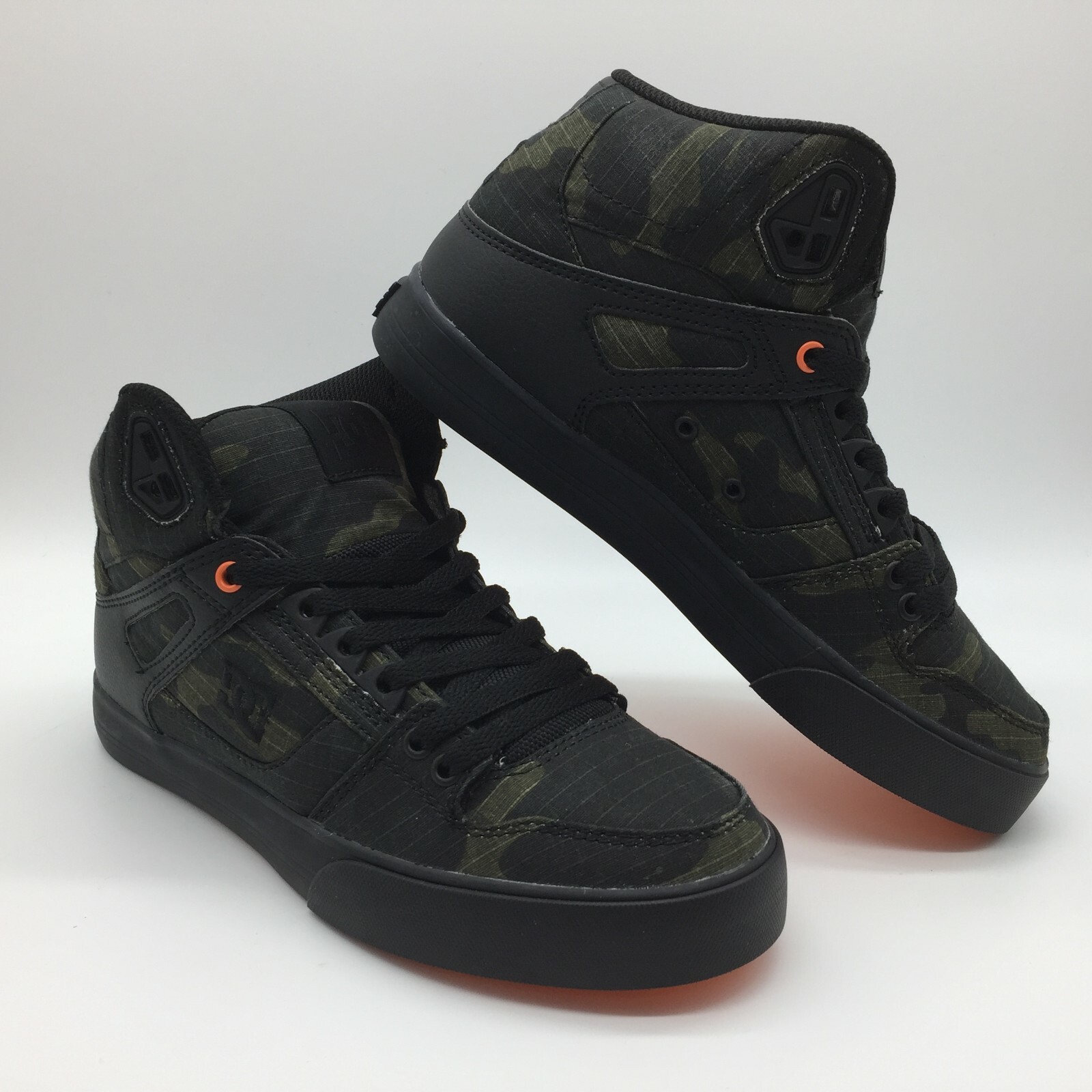 dc high top skate shoes