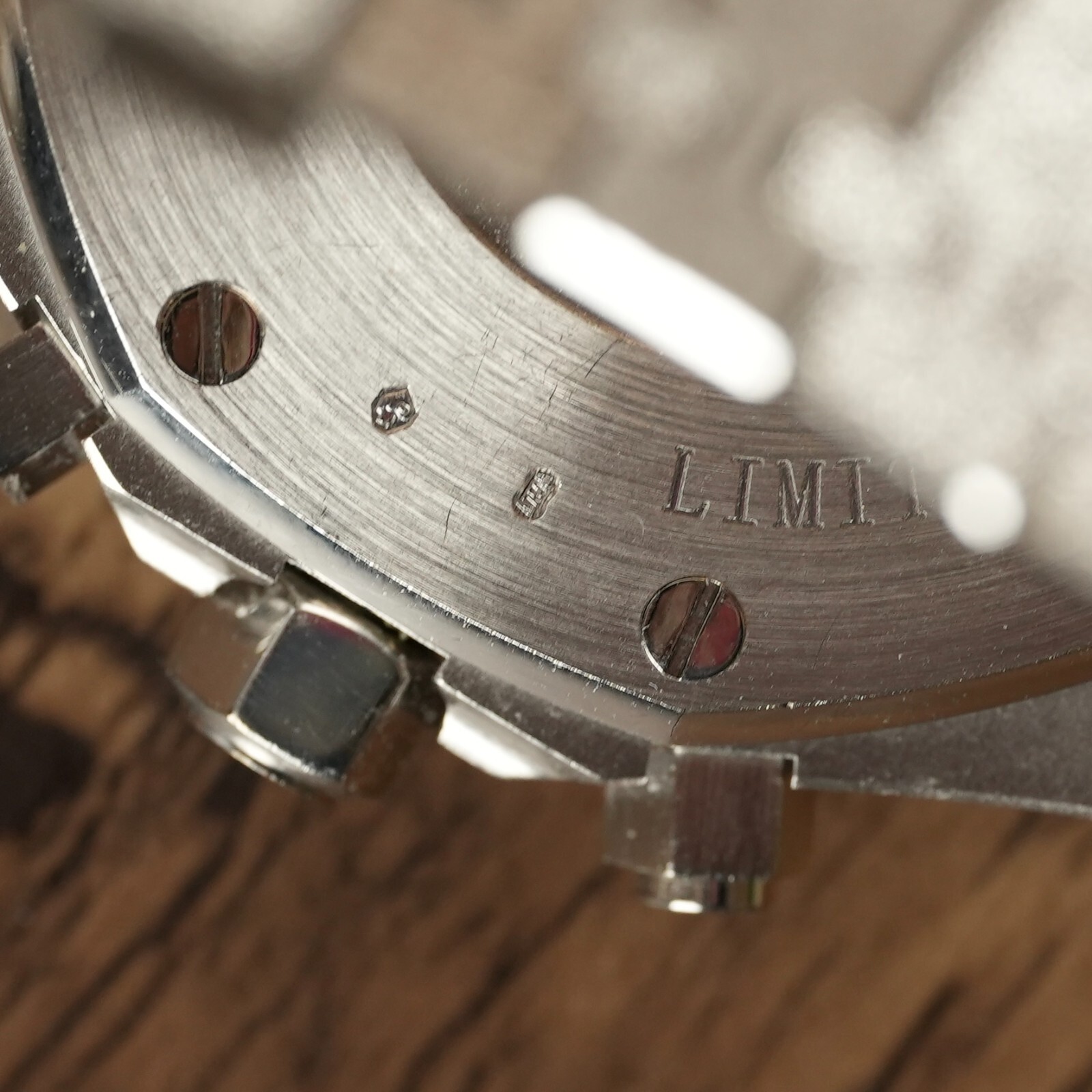 Pre-owned Audemars Piguet Royal Oak Silver Men's Watch - White Gold Frosted