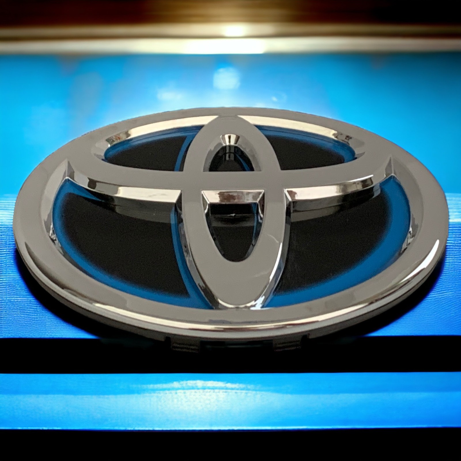 Front Grille Blue Chrome Emblem for Toyota Camry Avalon Highlander Prius 2010-17