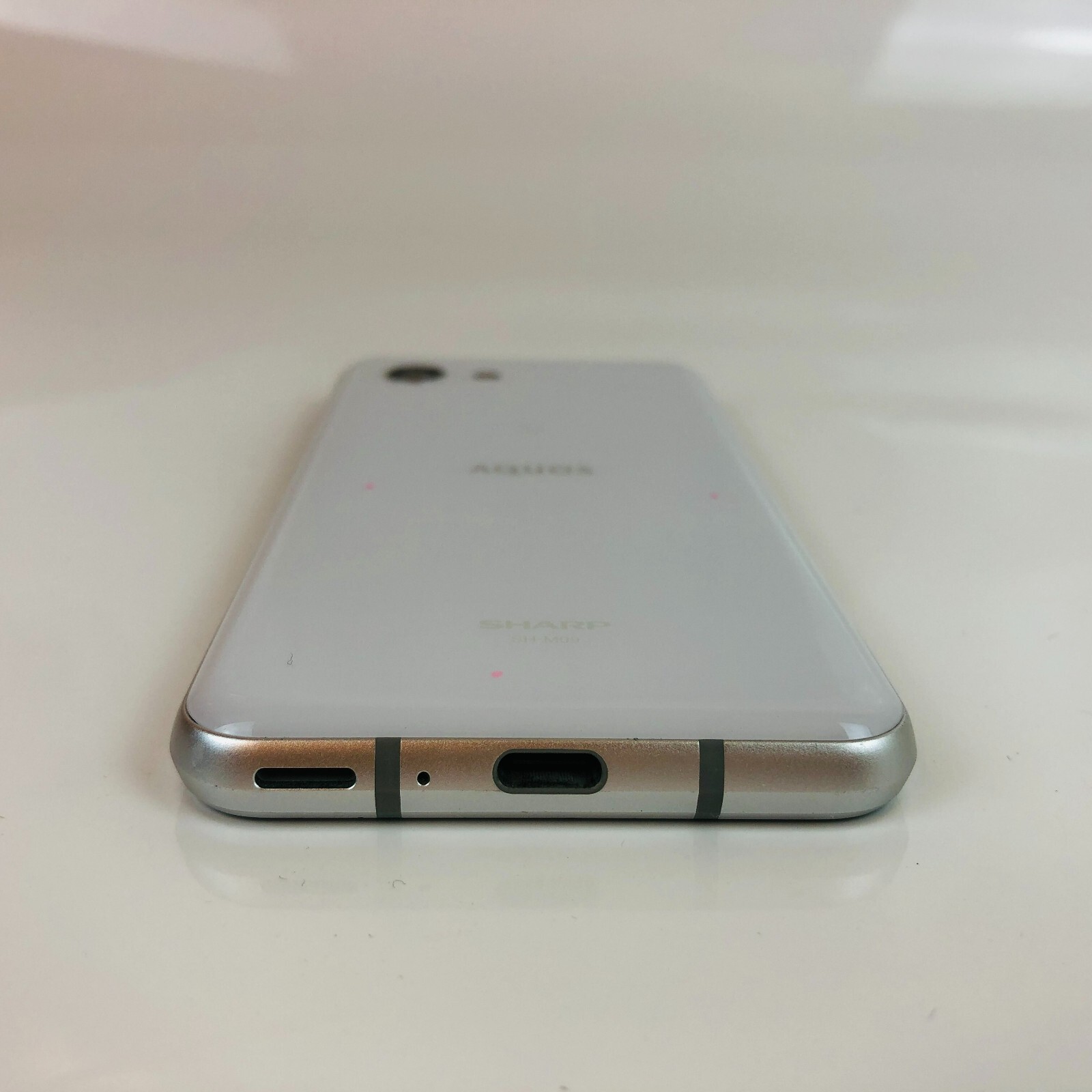 ANDROID - AQUOS R2 compact SH-M09 ホワイトSIMフリー SIMフリースマートフォン AQUOS R2 compact ＜SH-M09＞を発売