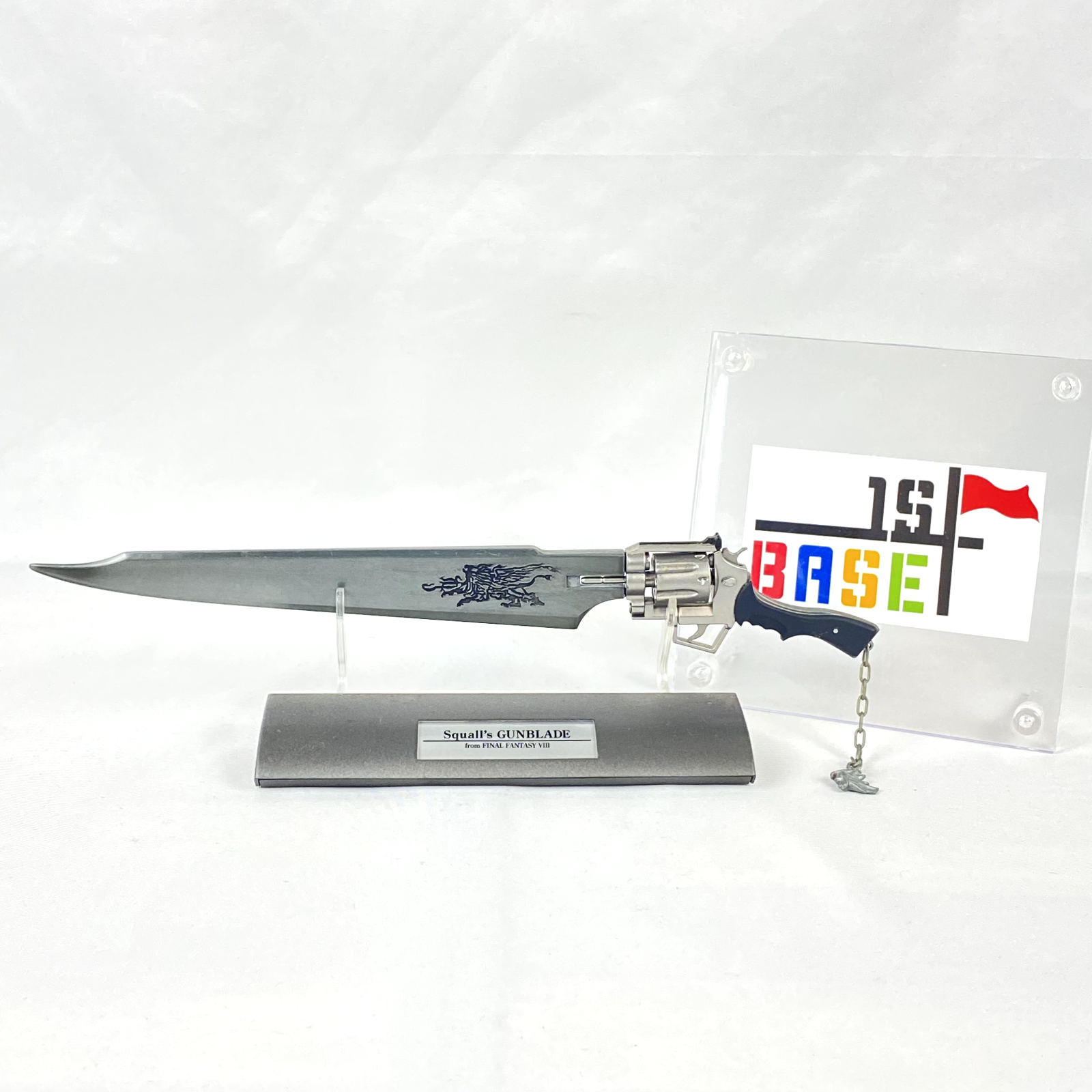 Final Fantasy VIII Master Arms Die-Cast Replica Weapon
