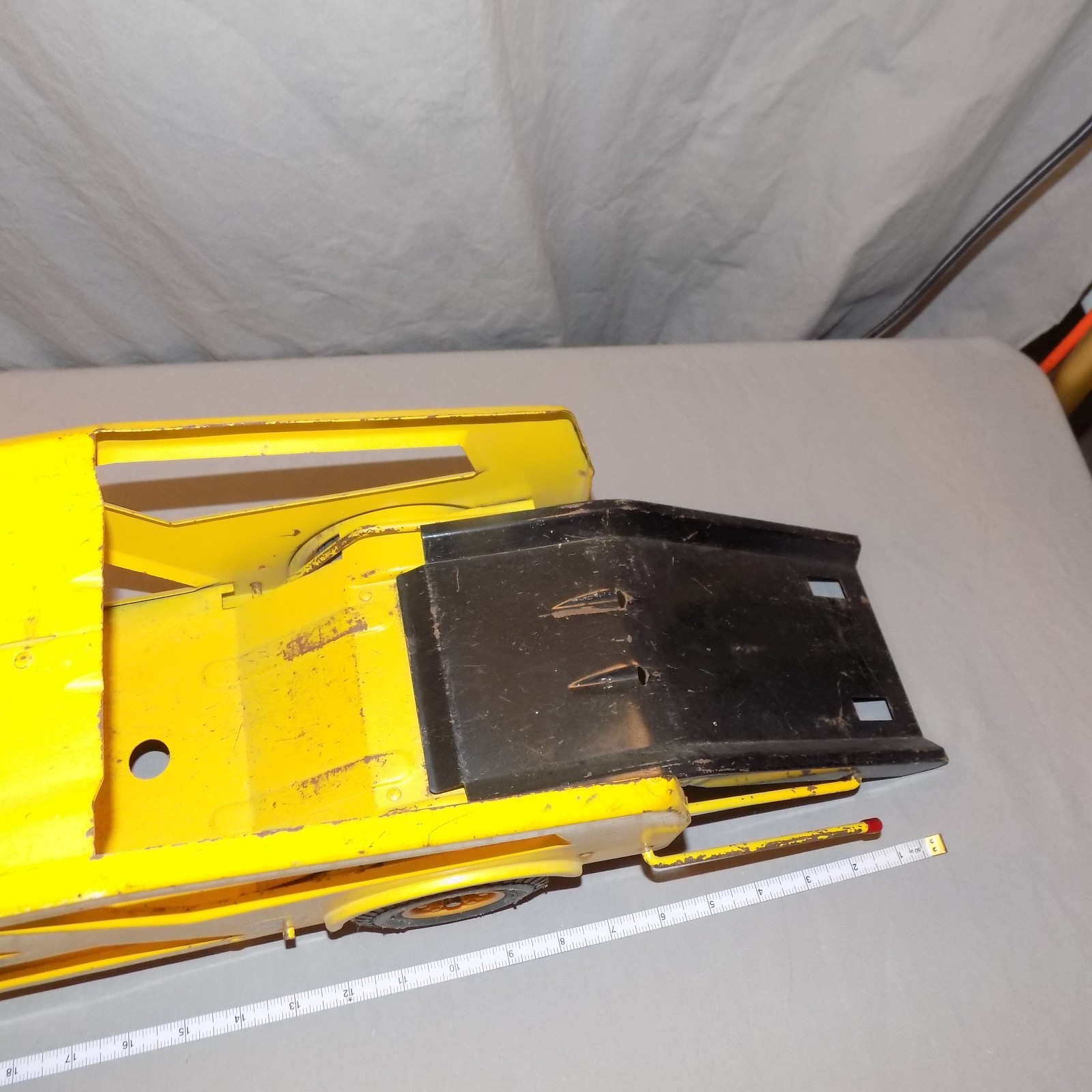 Vitage Tonka Mighty Hauler 1970 pressed steel toy complete working ramp vgc