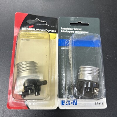 Push-Thru Light Socket Lamp Holder 660W 250V Eaton Cooper Lot Of 2 New