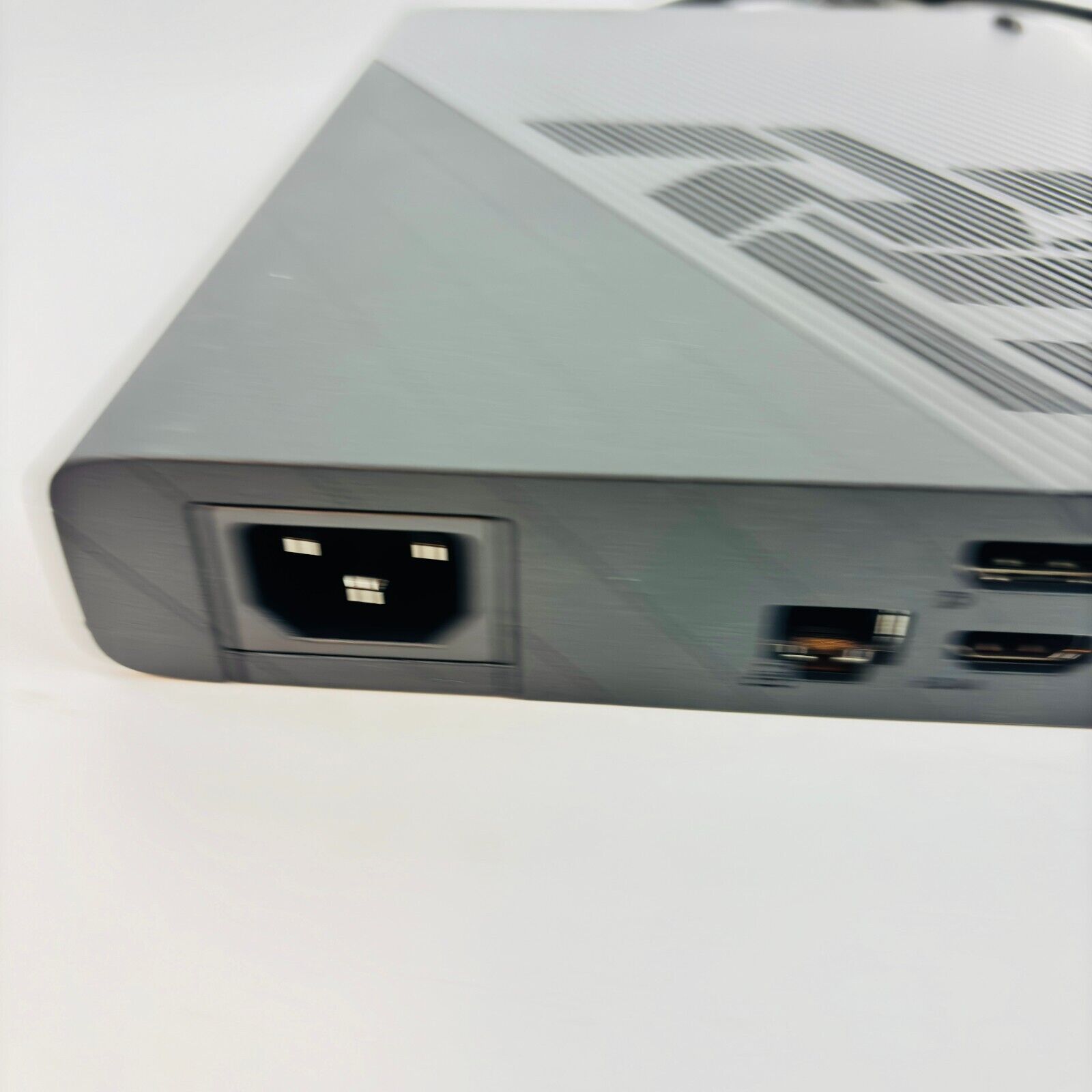Asus ROG XG Mobile GC32L-021 External GPU | AMD Radeon RX Asus ROG XG Mobile GC32L-021 External GPU | AMD Radeon RX