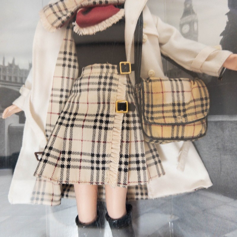 Burberry Barbie Limited Edition NRFB Sealed 2000 Mattel