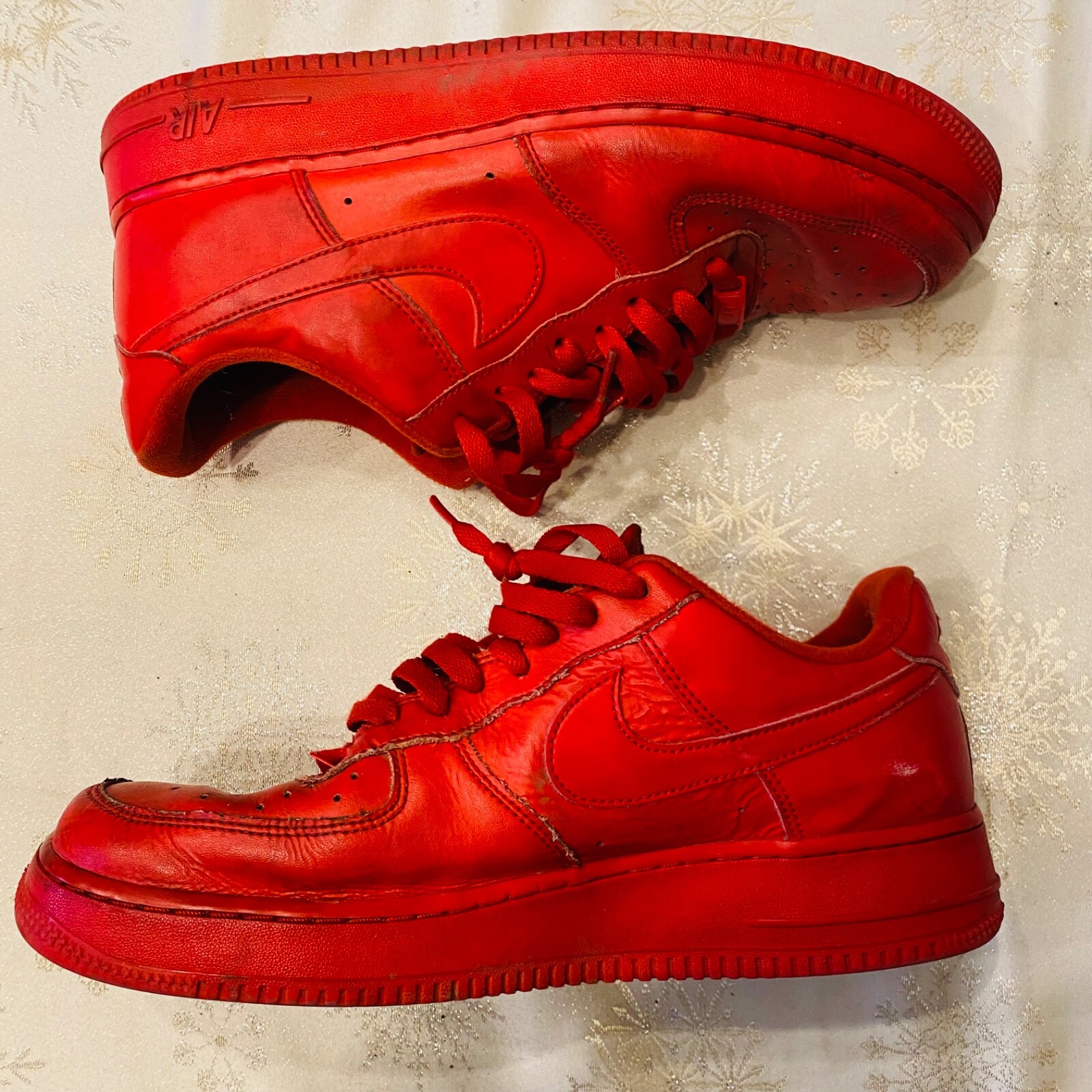Nike Air Force Sneaker Athletic Shoe 1 Low LV8 Triple Red Nike Air Force Sneaker Athletic Shoe 1 Low LV8 Triple Red