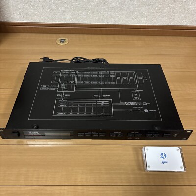 YAMAHA TX81Z FM Tone Generator MIDI Synthesizer Rack Mount