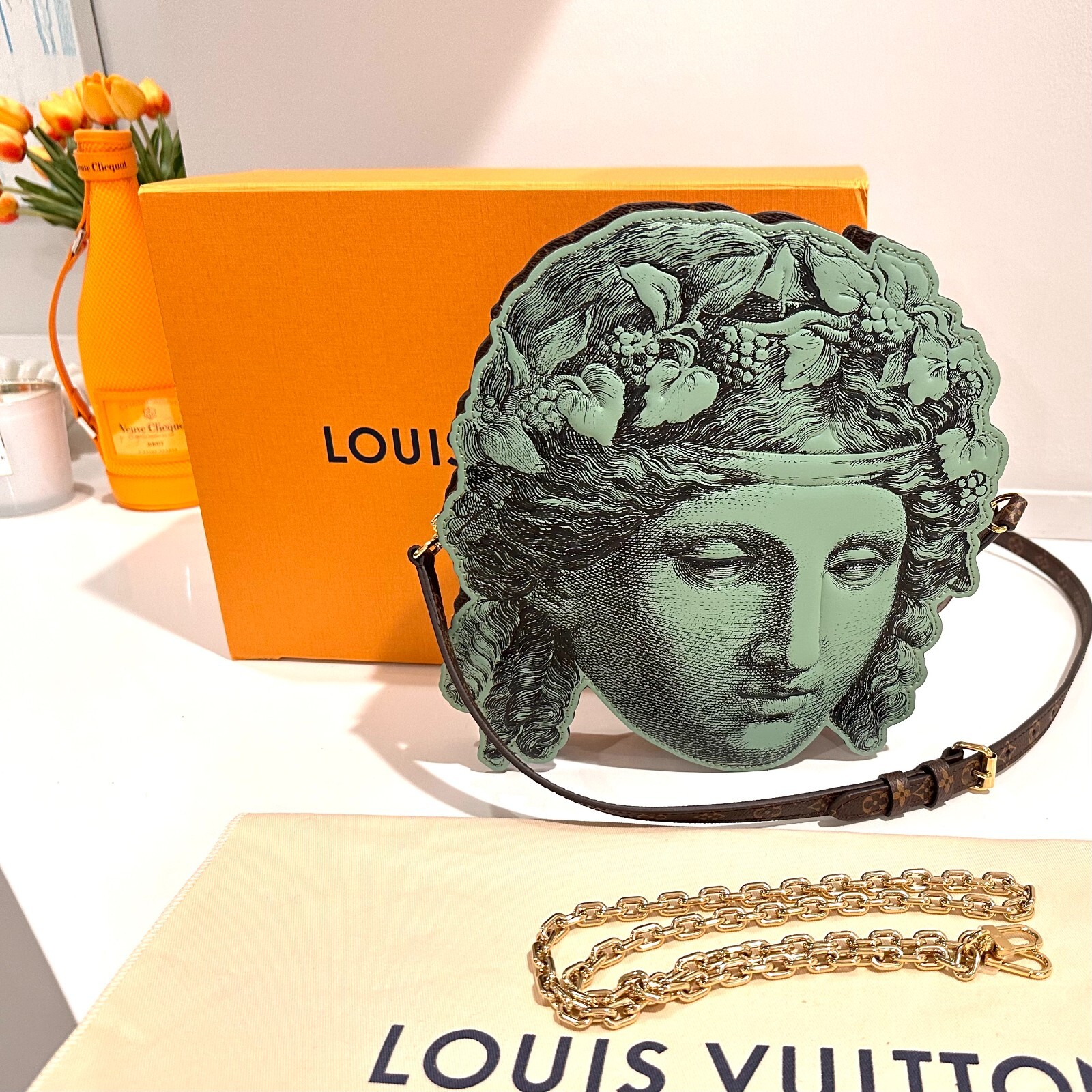 BNIB Louis Vuitton LV Pochette Tete Limited Edition x