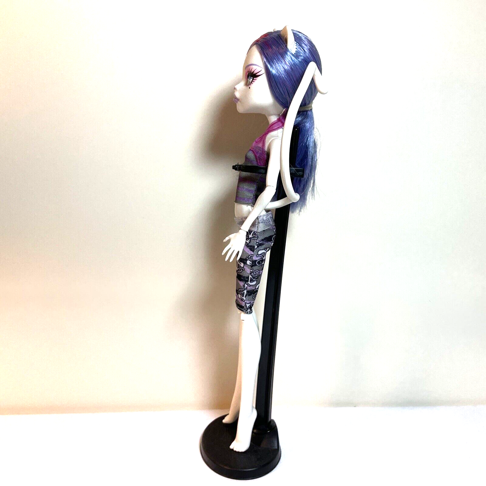 CATRINE DeMEW - FANGTASTIC FITNESS Monster High Doll 11" (2011) Mattel