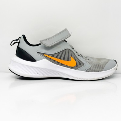 

Nike Boys Downshifter 10 CJ2067-001 Серые кроссовки для бега Размер 2Y, Серый, Downshifter 10