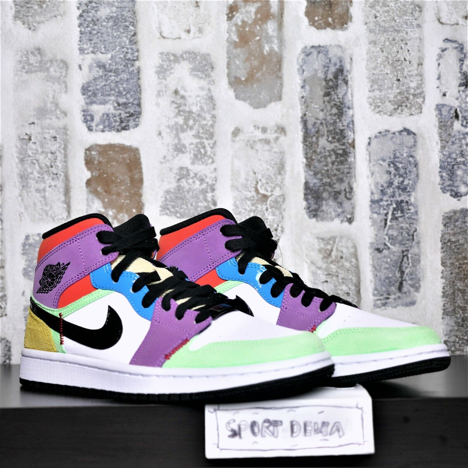 Nike Air Jordan 1 Mid SE Lightbulb Multi-Color Women's sz Nike Air Jordan 1 Mid SE Lightbulb Multi-Color Women's sz