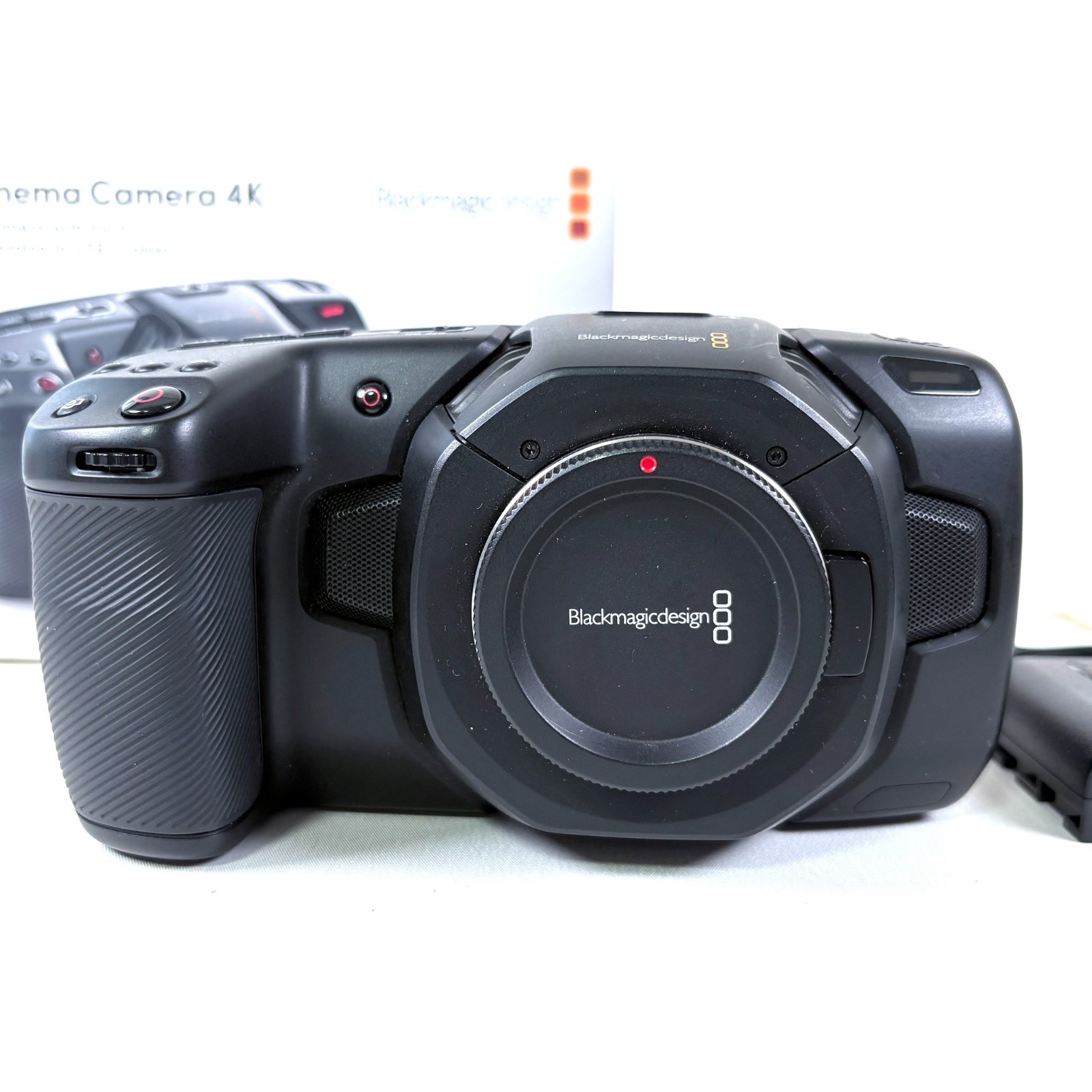 Blackmagic PocketCinemaCamera4K　BMPCC4K Amazon.com : Blackmagic Design Pocket Cinema Camera 4K