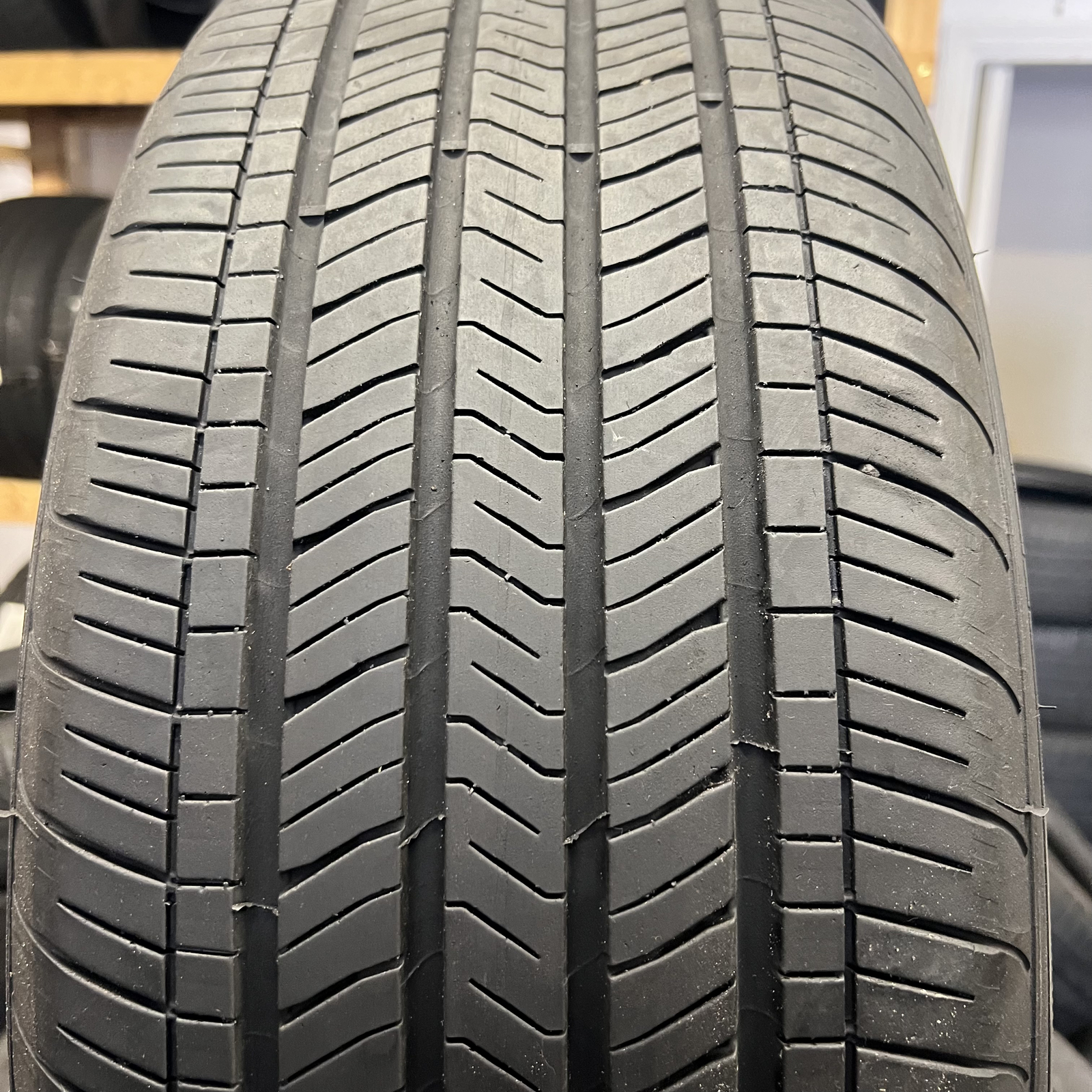 1 Tire Goodyear Eagle Touring 235/55R20 102V DOT.4522 7.75/32 No Patch