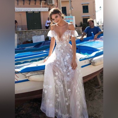 NWT- Muse by Berta Wedding Dress-Retails for $10k never altered incl/xtra fabric