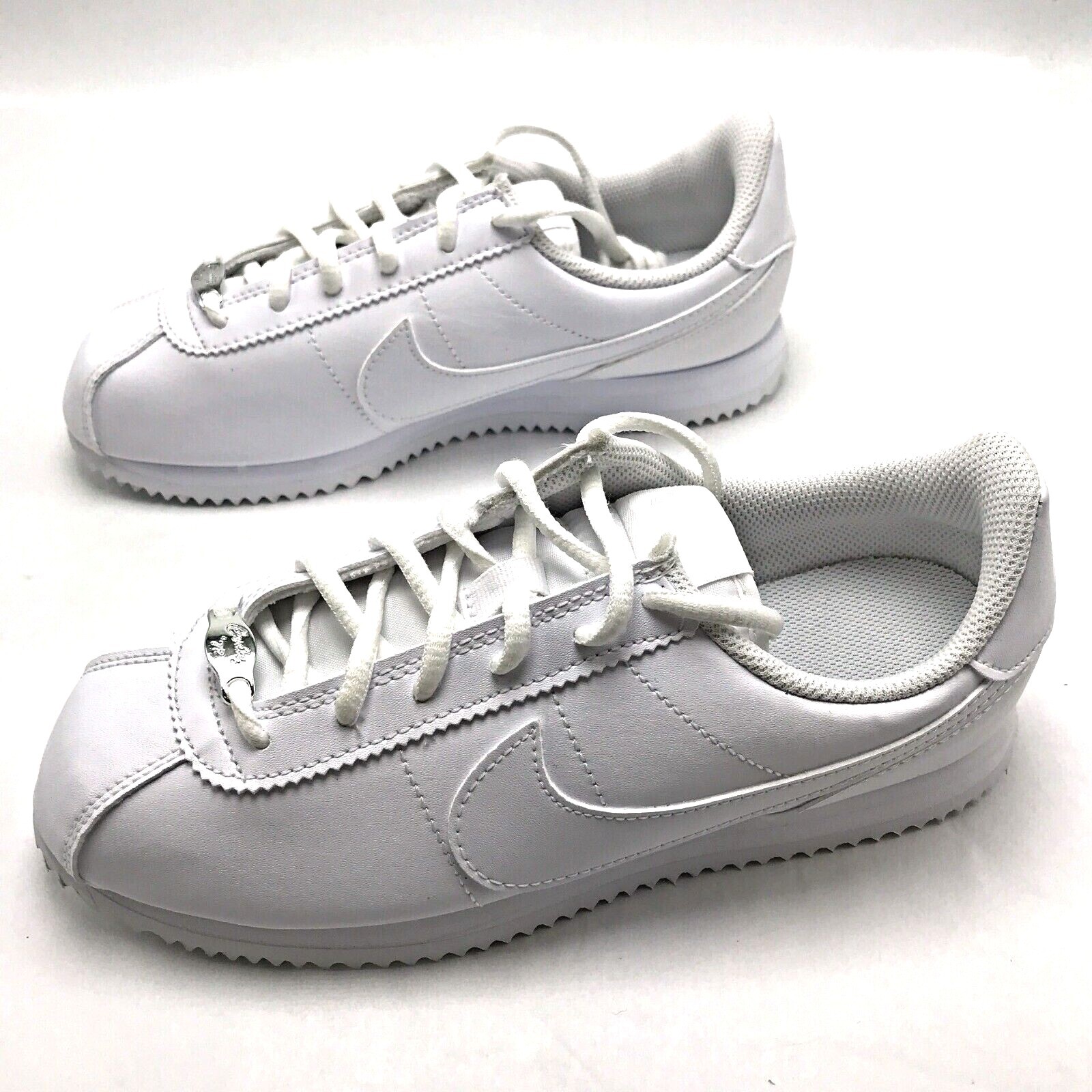 靴 NIKE CORTEZ BASIC SL GS Amazon.com | Nike Cortez Basic SL (Big Kid) | Sneakers