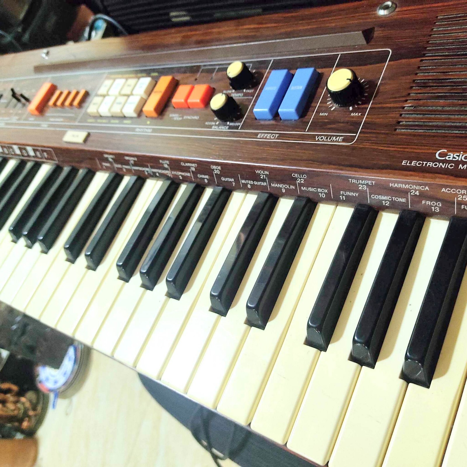 Casiotone 403 電子楽器 37鍵 ブラウン ケース付き　動作確認済 2025年最新】casiotone 403の人気アイテム - メルカリ