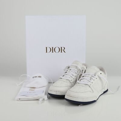 ほぼ未使用⭐︎Dior Prestige BB 01 Dior Prestige Light-in-White Le Protecteur UV Minéral BB SPF