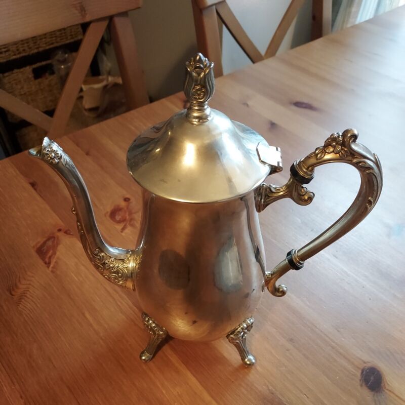 Vintage Silver Plated  4 cup Coffeepot Teapot ornate, beautiful, good condition 