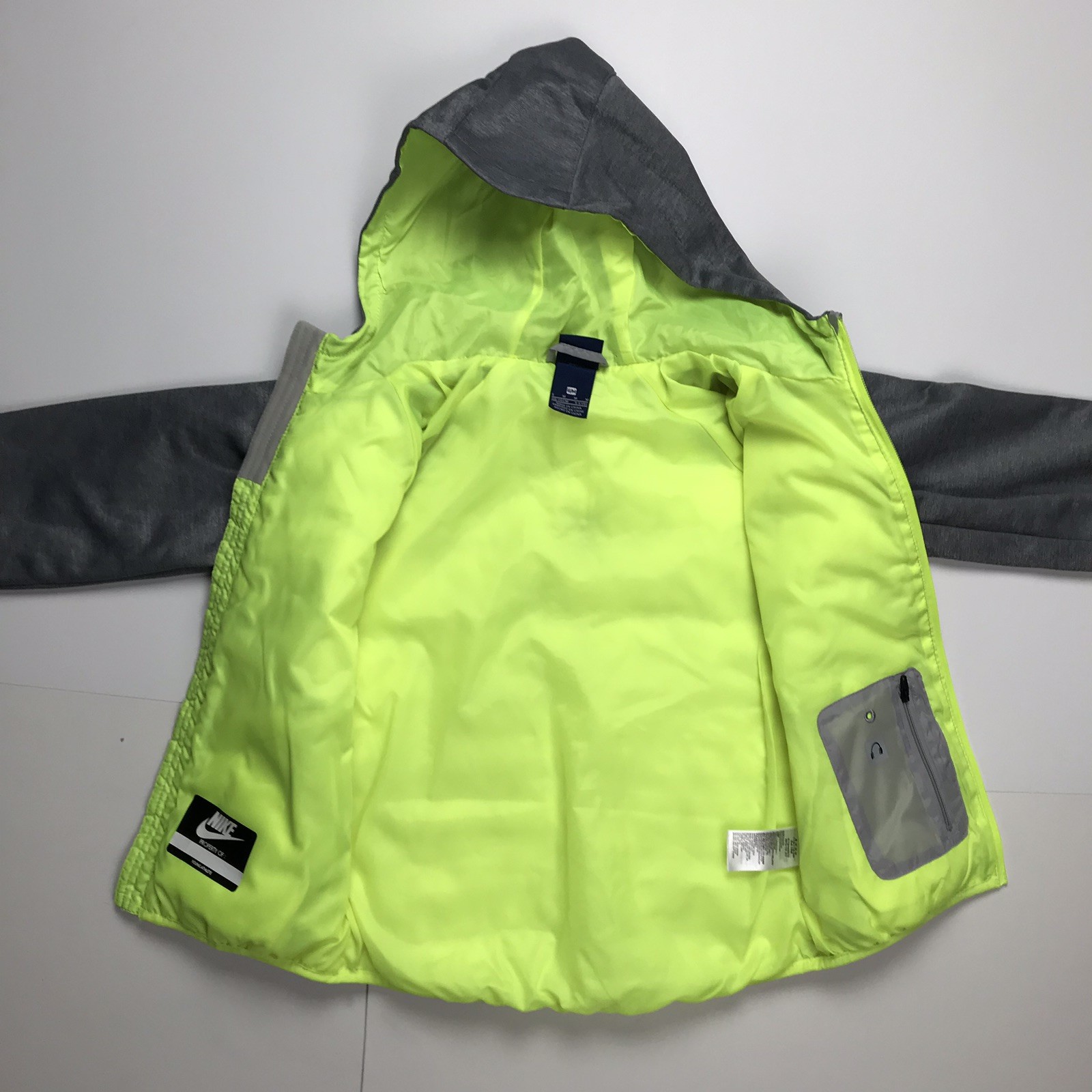 Nike Youth Boys Full Zip Hooded Jacket Wolf Grey  NWT 5 -6 Yrs Size 6 M