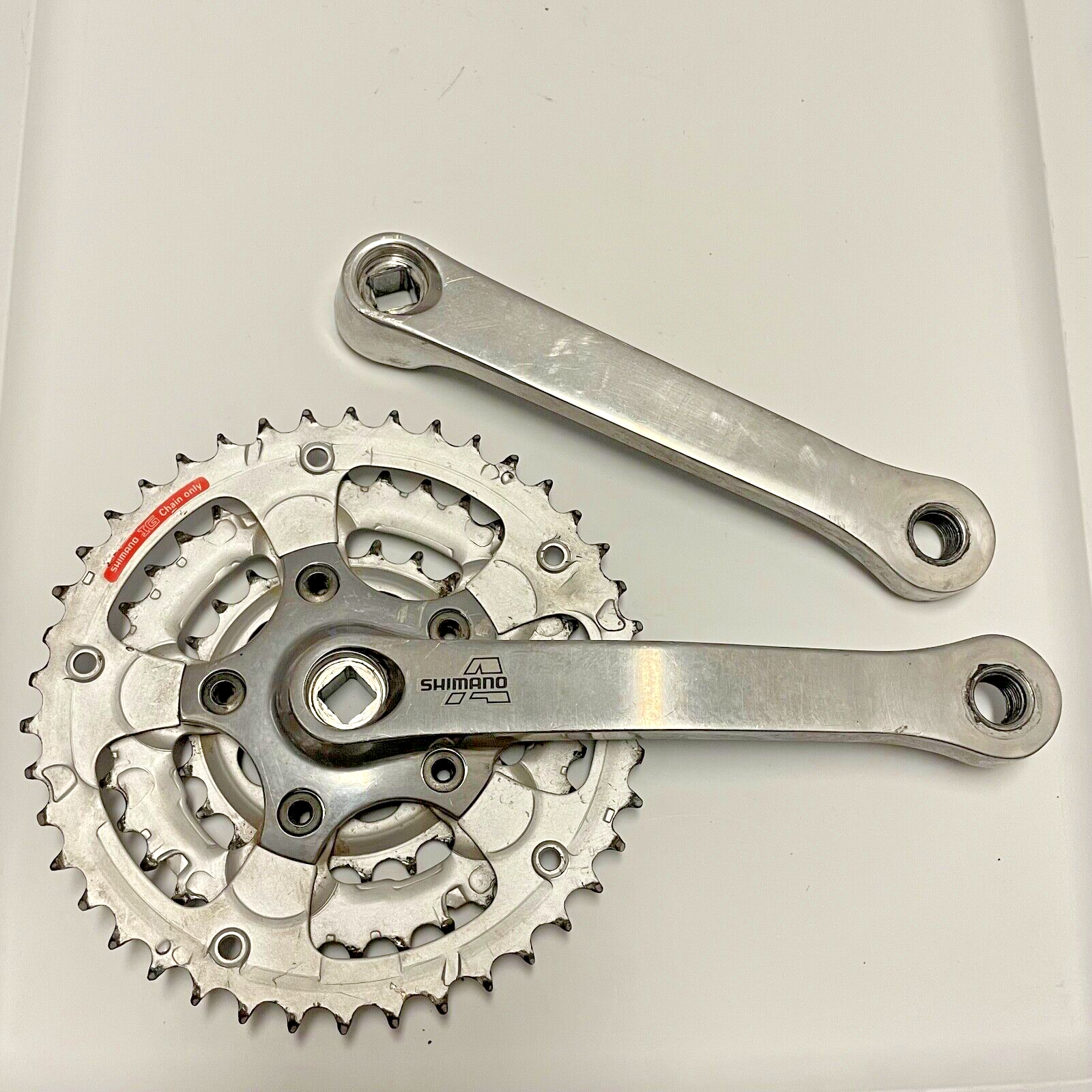 Shimano FC-MC16 Alivio Crankset 175 MM 42-34-24 Chainrings Shimano FC-MC16 Alivio Crankset 175 MM 42-34-24 Chainrings
