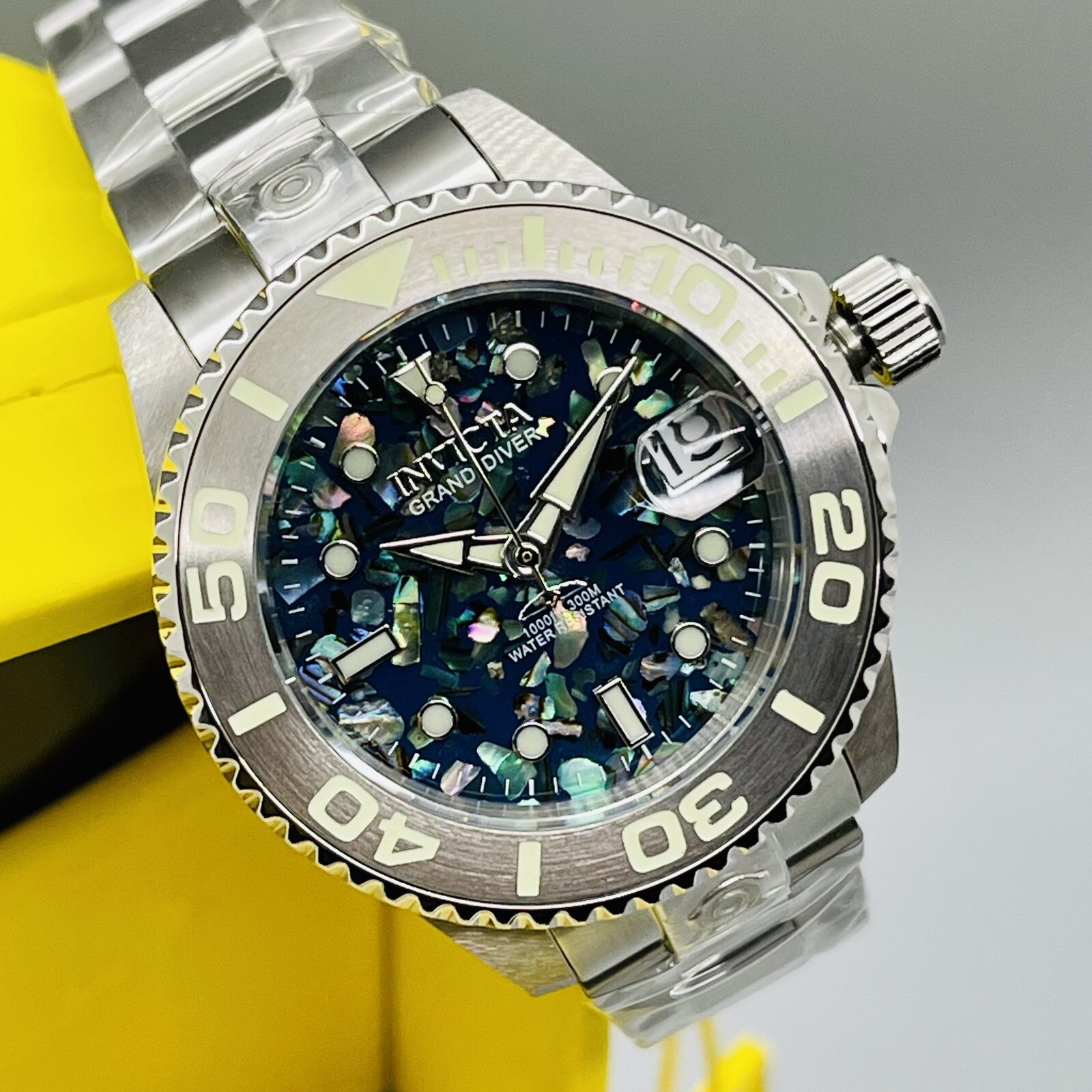 Pre-owned Invicta Women 38mm's Grand Diver Abalone Mop Dial Silver Ss Case Auto Mvt Watch