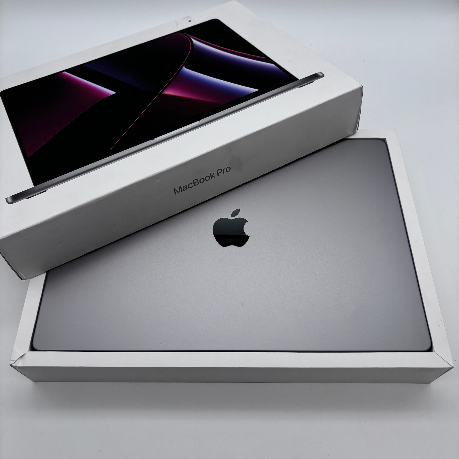 2021 Apple MacBook Pro M1 Max 16in 32-Core 32GB RAM 1TB SSD