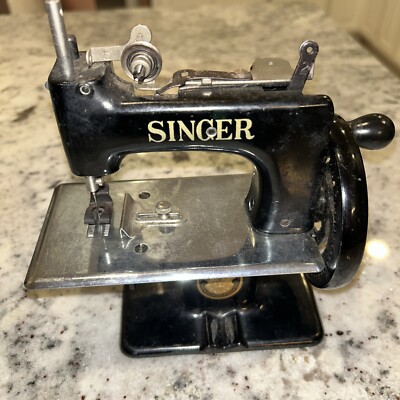 Vintage Singer Sew Handy Sewing Machine, Child Size