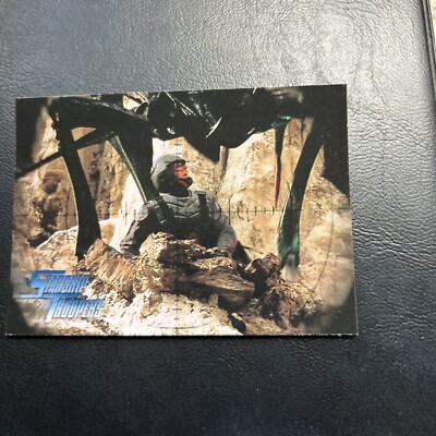 11c Starship Troopers 1997 Inkworks #25 Hopper Canyon Bug Kills Rough Neck