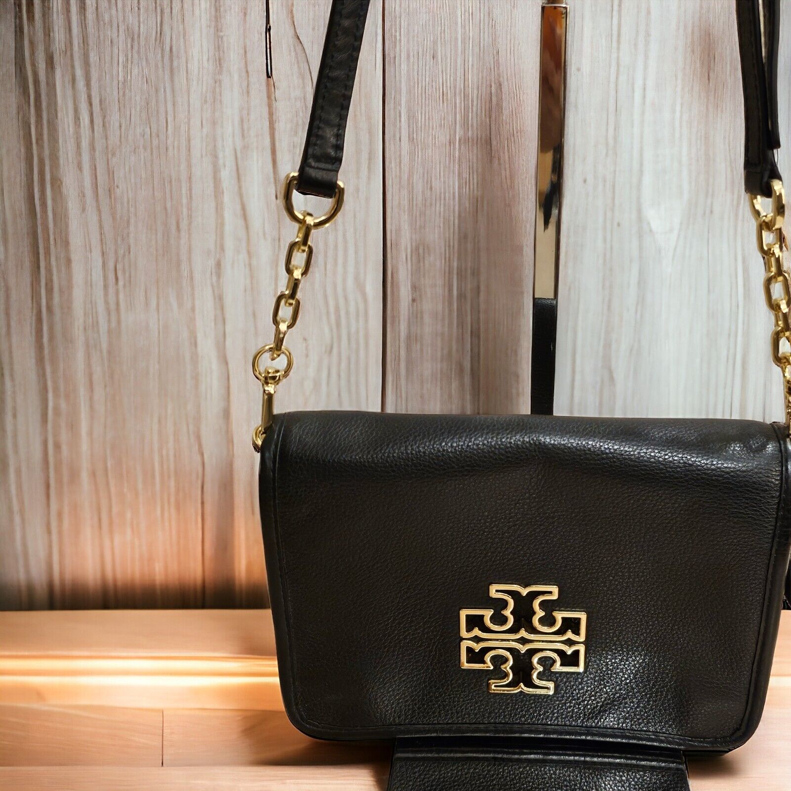 TORY BURCH Black Leather Crossbody Handbag w/ Removable Gold TORY BURCH Black Leather Crossbody Handbag w/ Removable Gold