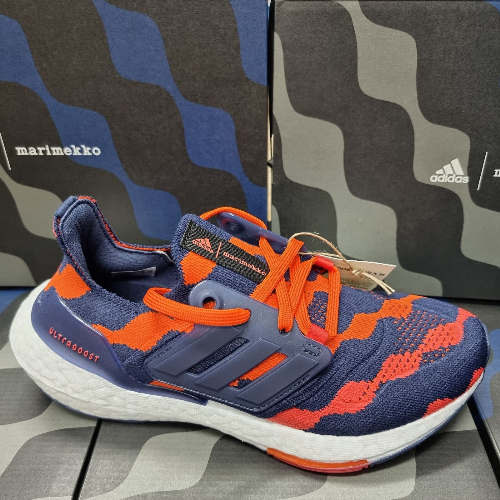 NEW Adidas ULTRABOOST 22 X MARIMEKKO FTW GZ4794 Women's NEW Adidas ULTRABOOST 22 X MARIMEKKO FTW GZ4794 Women's
