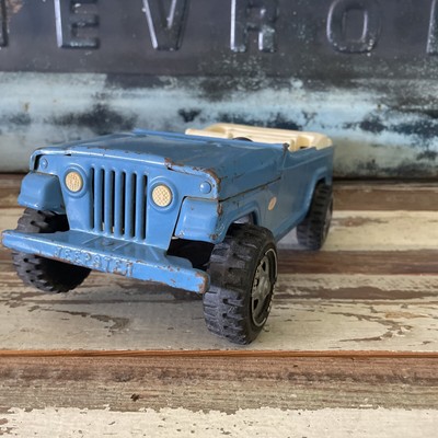 Vintage TONKA 1960's JEEP JEEPSTER COMMANDO CONVERTIBLE 4X4 TRUCK in Blue 