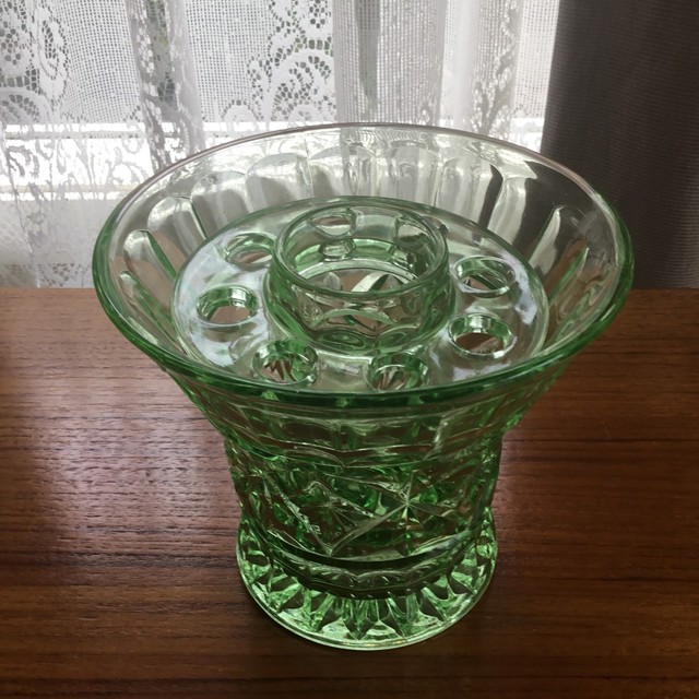Green depression glass vase with frog | Collectables | Gumtree