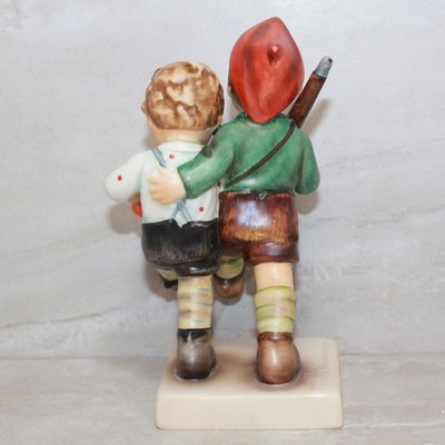 Hummel Figurine 50/2/0 ln box Volunteers