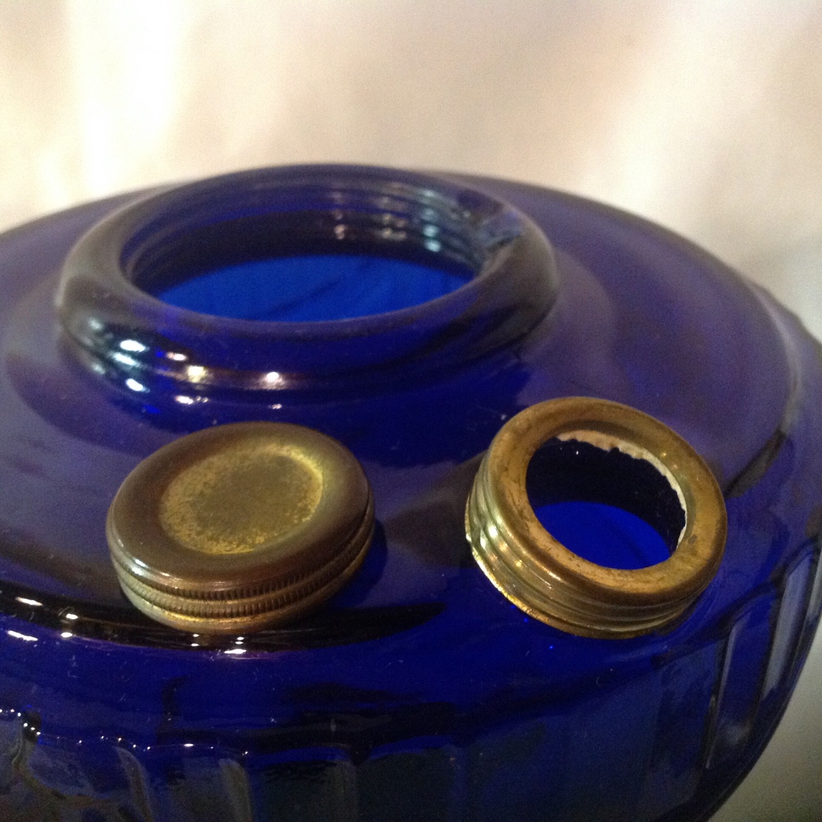 Rare Aladdin cobalt blue TLD scallop foot kerosene oil lamp chip in top threads
