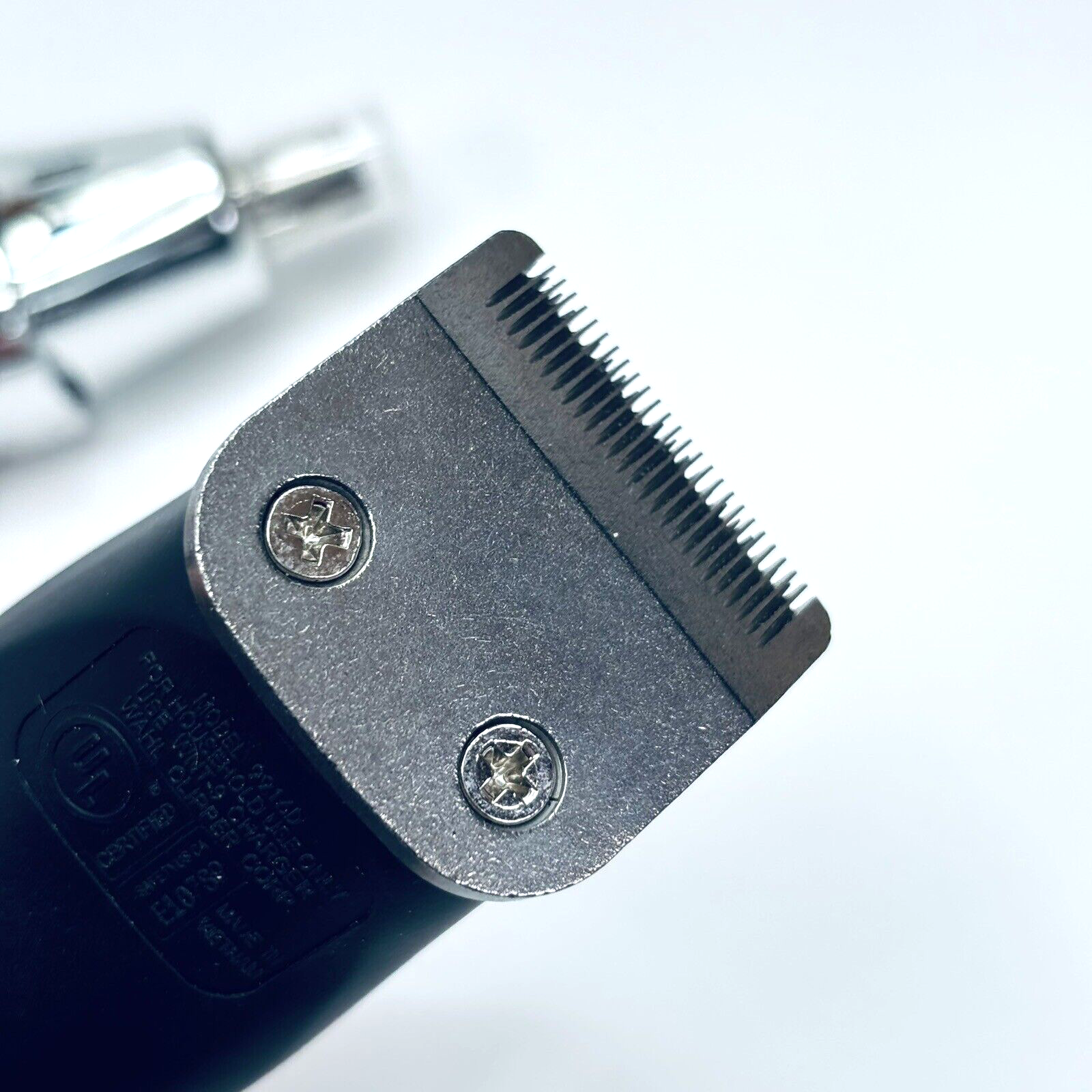 WAHL 5622 Groomsman Rechargeable Beard, Mustache, Hair &amp; Nose Hair Trimmer