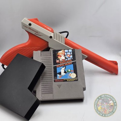 Nintendo Zapper Officiel NES + Super Mario Bros. / Duck Hunt 
