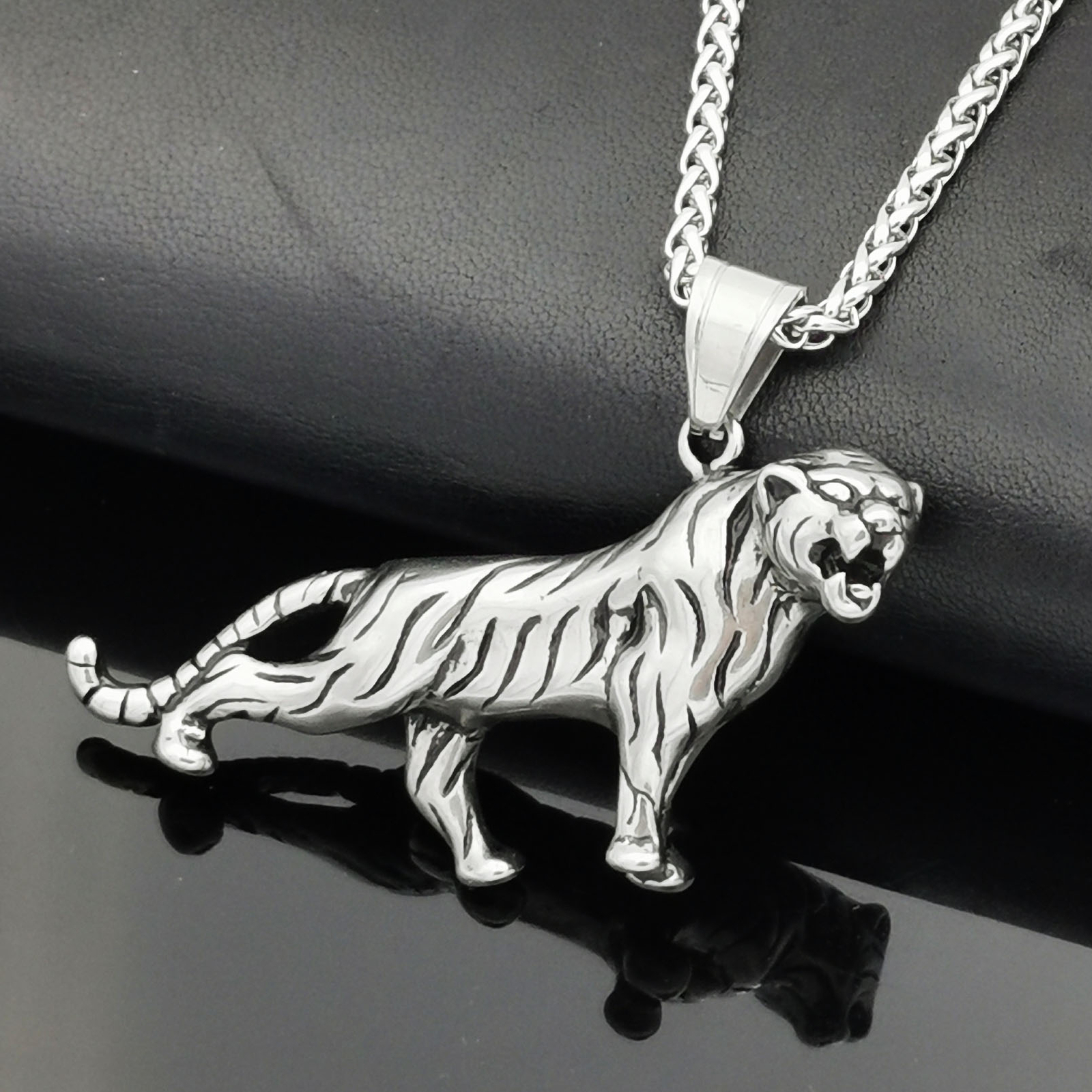 Design Edelstahl Herren Kette Halskette mit massivem 3D Anhänger Tiger NEU TOP
