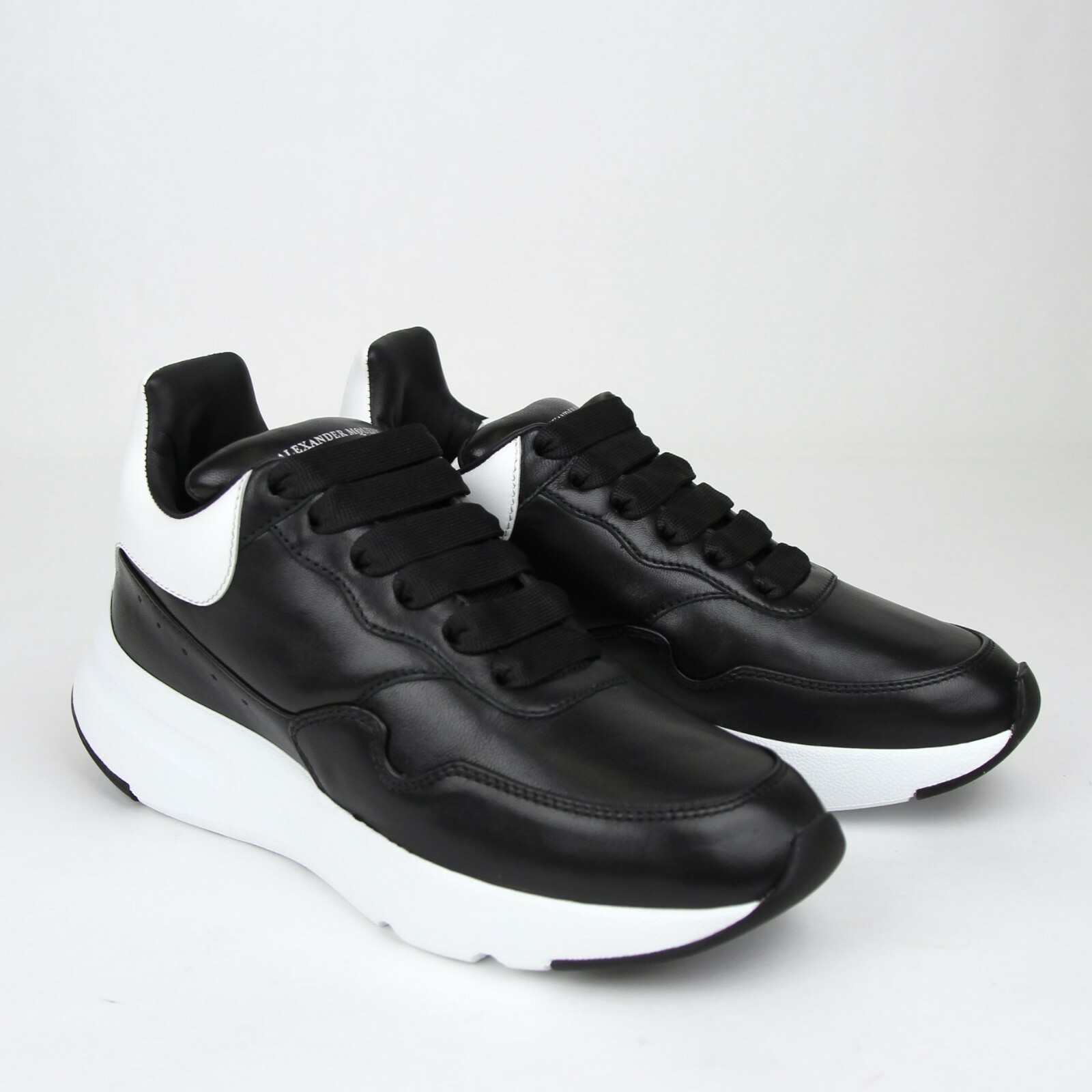 Pre-owned Alexander Mcqueen $590  Women's Black/white Leather Runner Sneaker 520014 1070