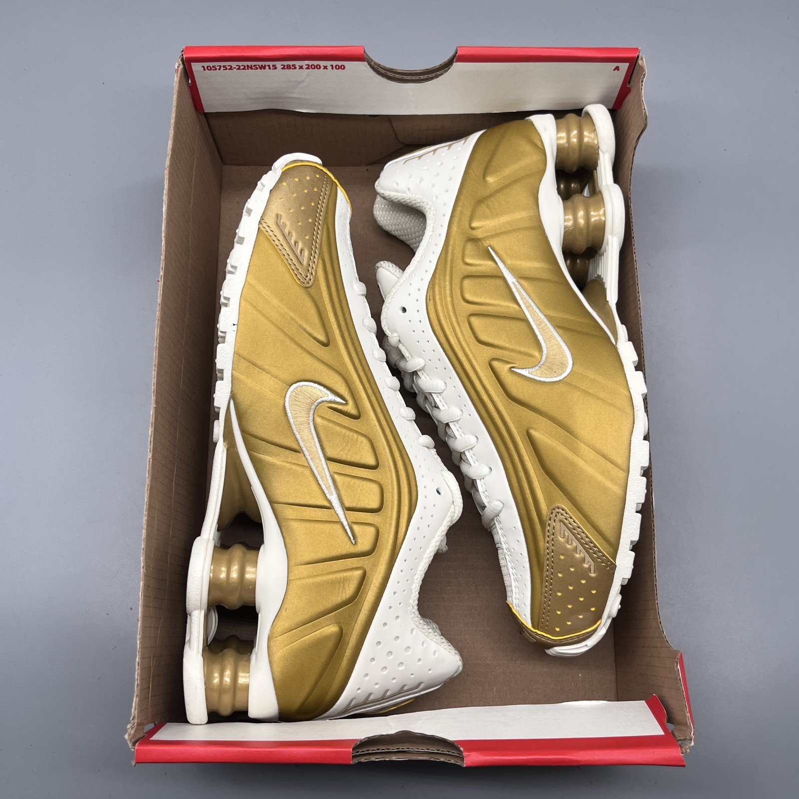 Nike Shox R4 Soft Pearl AR3565-010 Women Shoes Gold Classic OG