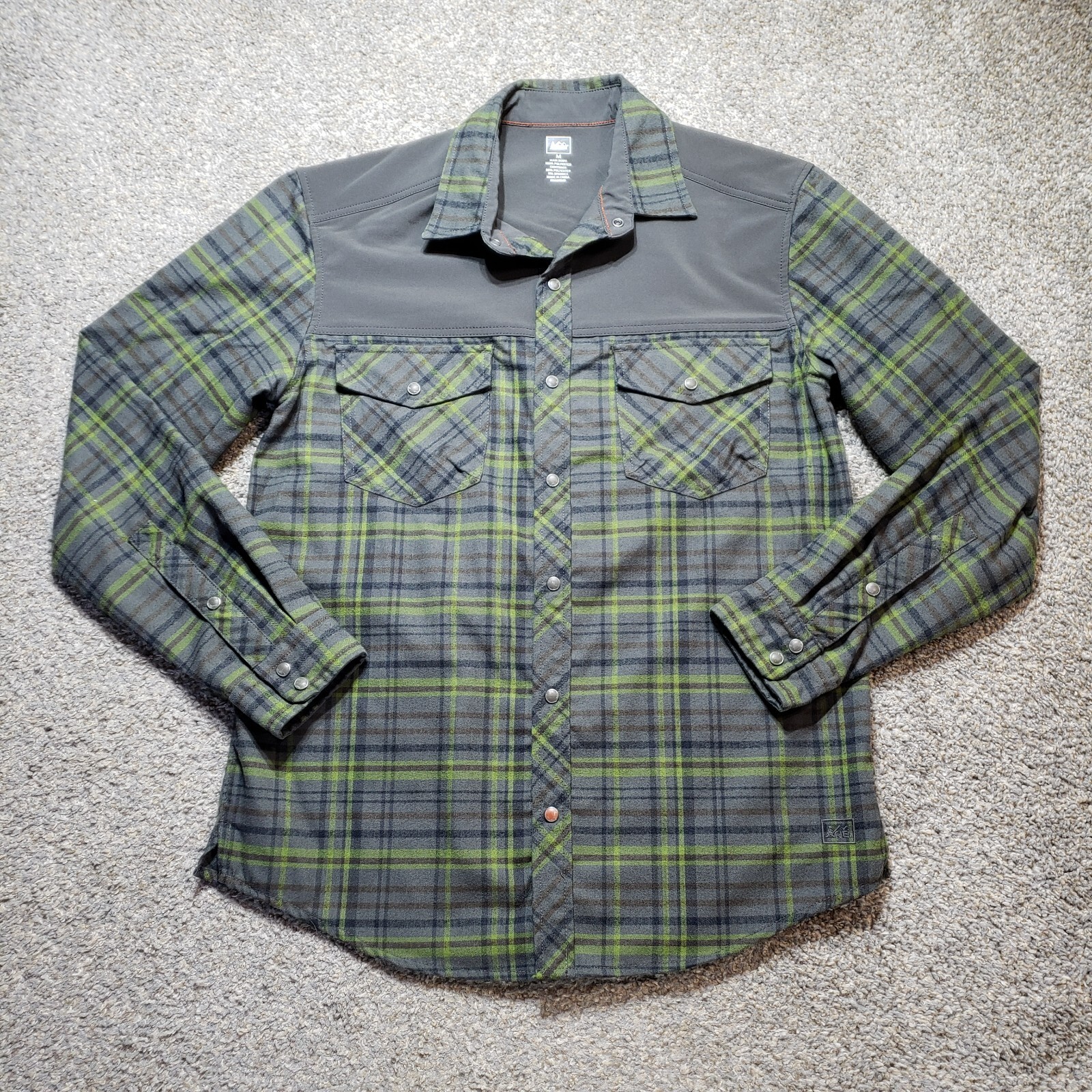 REI Flannel Shirt Mens Green Plaid Pearl Snap Long Sleeve Outdoors Hiking