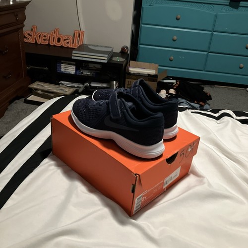 Nike Revolution 4 Midnight Navy