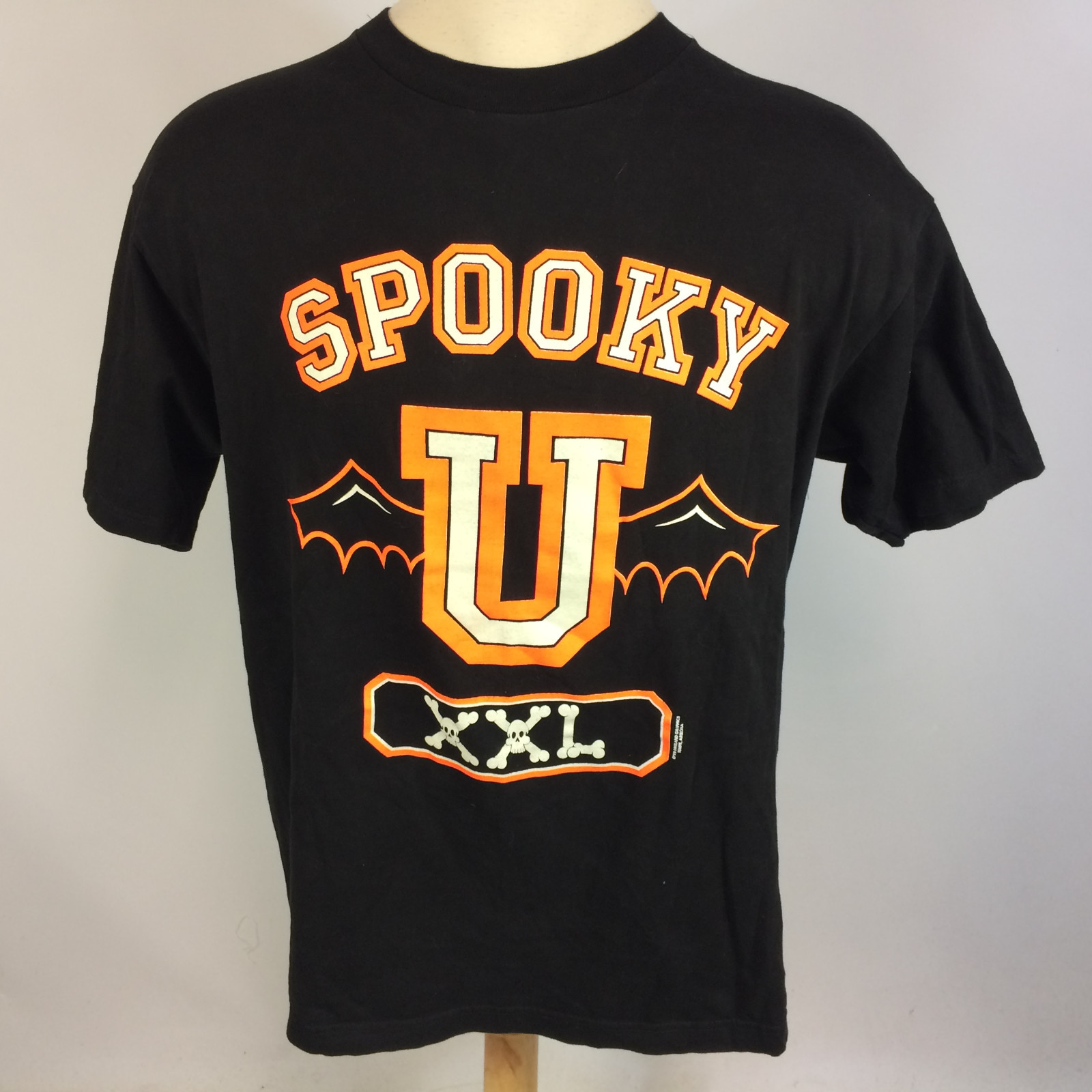 Vintage 90s Spooky U University College Halloween Athletic Skeleton Bat T Shirt