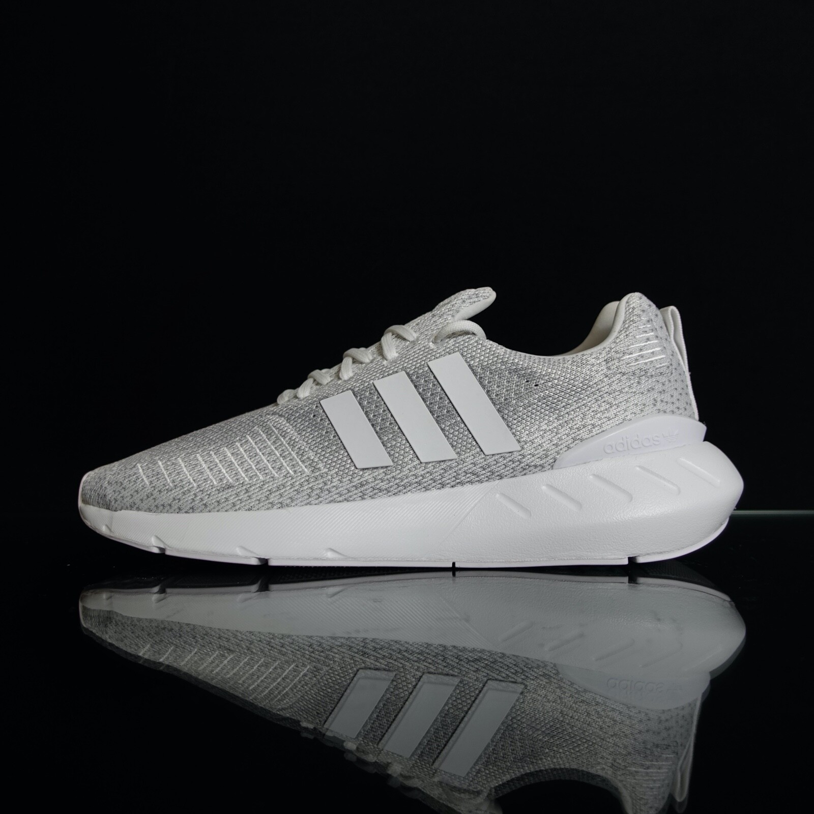 

Мужские кроссовки Adidas Originals Swift Run 22, размер 9,5, кроссовки для бега № 499, Серый, adidas Swift Run