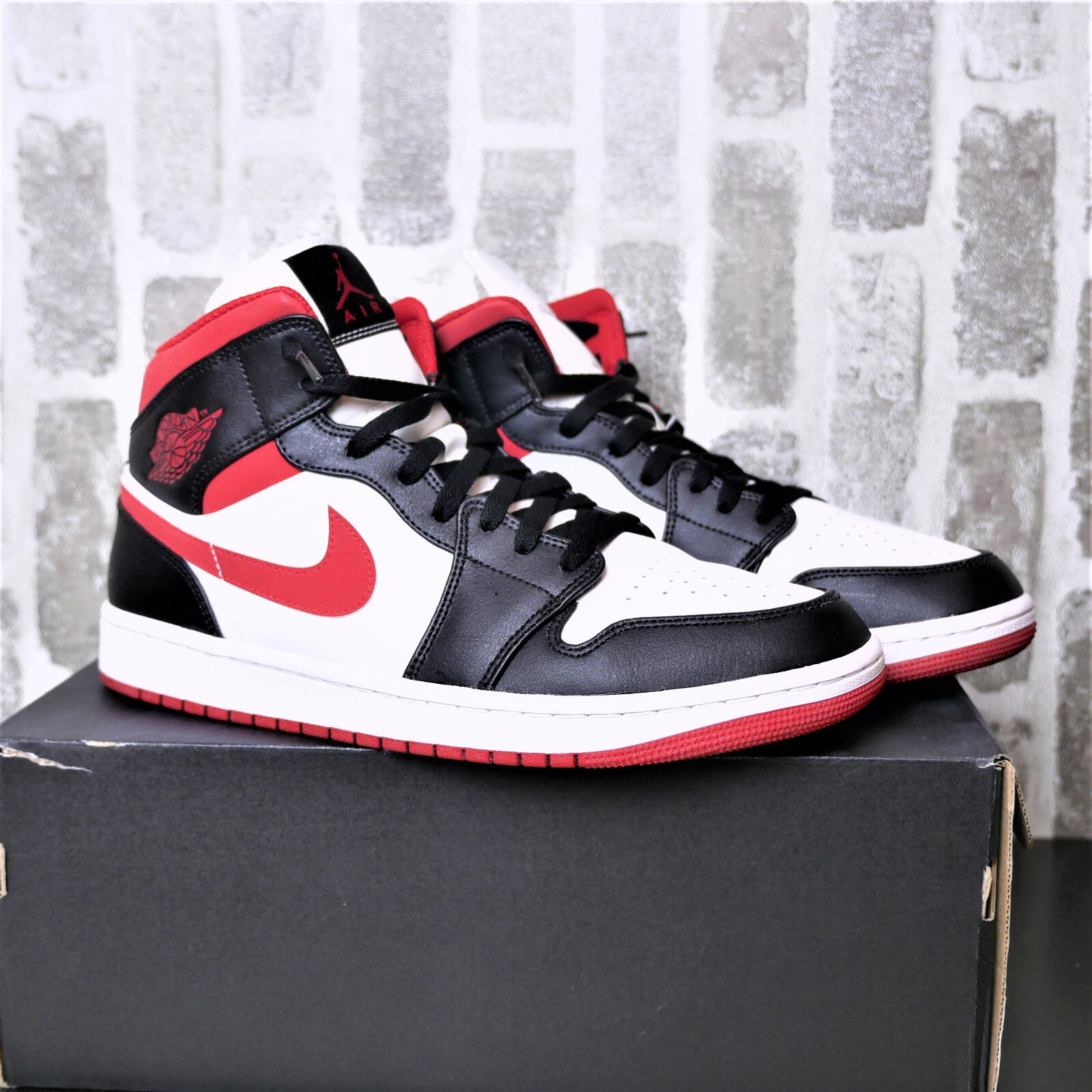 靴 NIKE AIR JORDAN 1 black gym red white Nike Air Jordan 1 Mid Gym Red Black White 554724-122 Men's