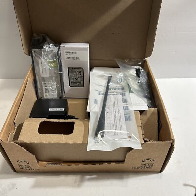 Motorola CP100D 403-480 MHz UHF Non-Display Portable Radio Analog AAH87YDC9JC2AN