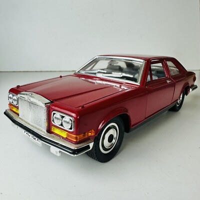 Burago 1:22 Scale Rolls Royce Camargue Diecast Car Model In Red